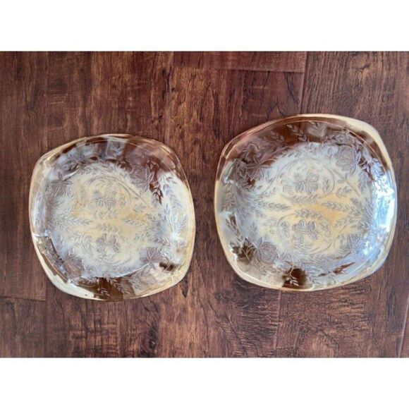 Set of 2 Vintage Iridescent Plates - Picture 2 of 2